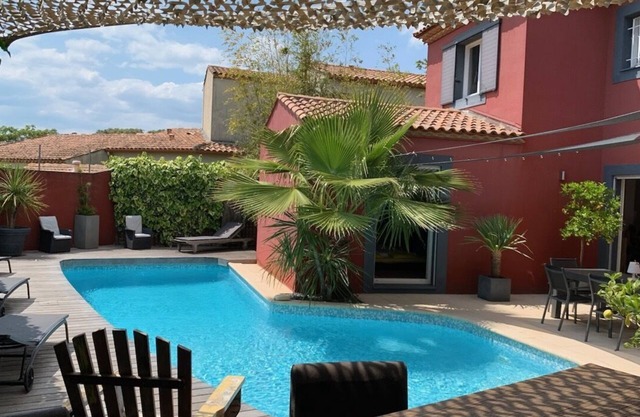 PISCINA AMPLIA PISCINA CONTINUA CON CALEFACCIÓN, ENTRE MAR Y MONTPELLIER