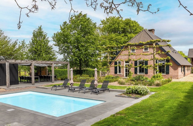 Spacious villa for 18 persons with private swimming pool