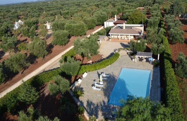 Villa espaciosa, piscina enorme, cerca de Ostuni, Carovigno y el mar.