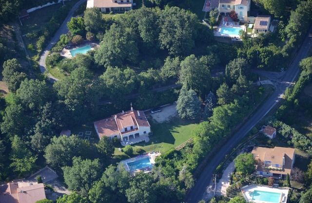 Amplia Villa con piscina ladera en Drôme (Savasse)