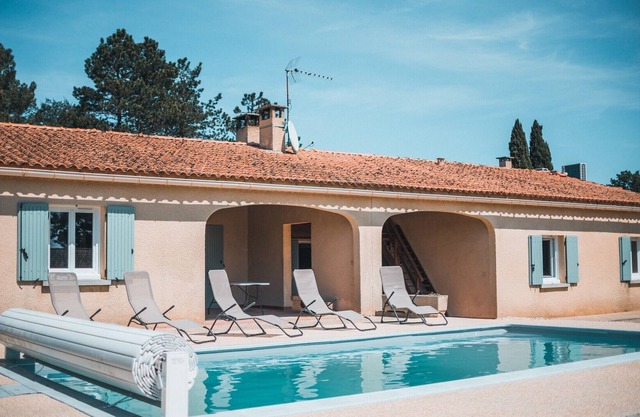 ☆SPACIOUS VILLA☆Swimming pool☆4 bedrooms☆Ideal family