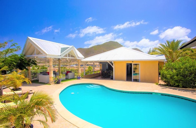 Spacious Villa with Ocean and Mountain view-4 beds