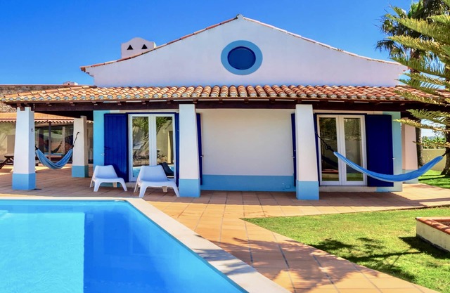 Spacious Villa with Private Pool in Country Sintra