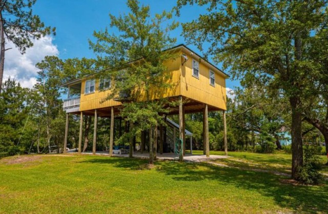Spacious Waterfront Treehouse W/Boat Dock