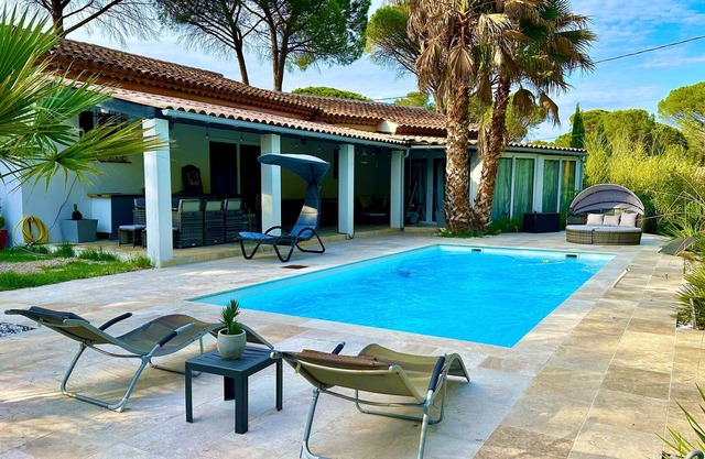Spacious, welcoming house with swimming pool.