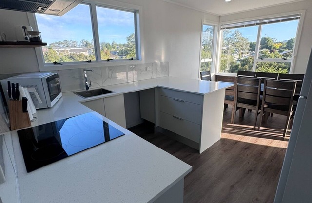 Spacious West Auckland Accommodation