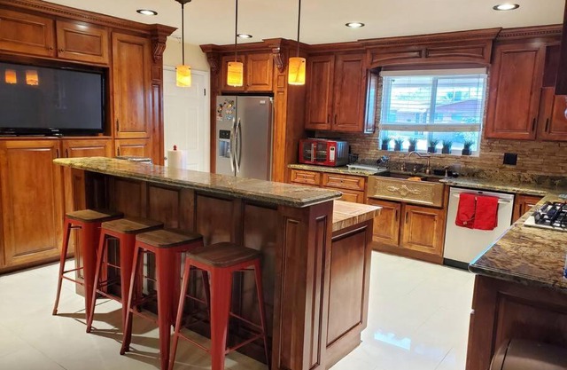 Spacious West El Paso 19 min from Airport, Fort Bliss Military Base