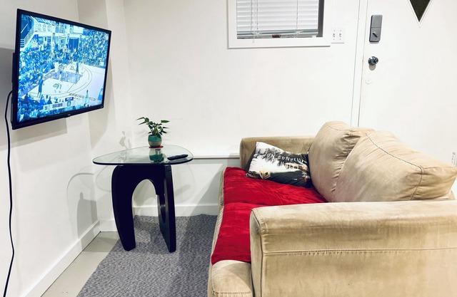 Spacious Yard Two Bedroom Suite