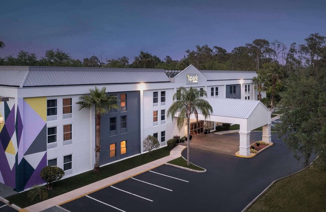 Spark by Hilton Tampa Brandon