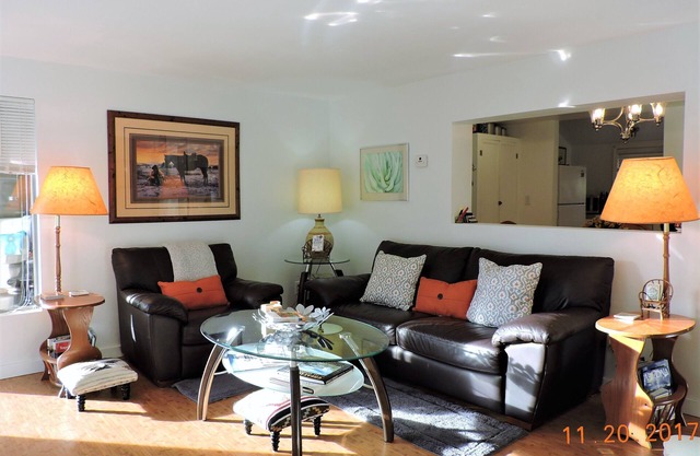 Limpieza con gas, Plano de planta abierto, Chimenea, Lanai, 1. 25 Acres y 1. 6 millas > Plaza