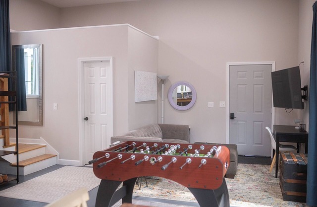 Sparkling Clean Walkable King Bed Couples Retreat!