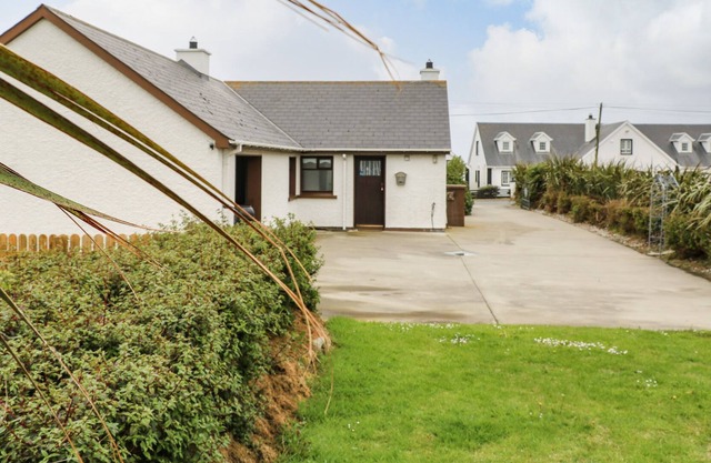 SPARKLING WATERS, pet friendly in Ballygorman, County Donegal