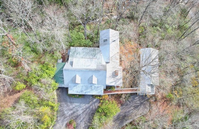 Sparrows Nest Downtown Clayton w/ Hot Tub - Dog Friendly!