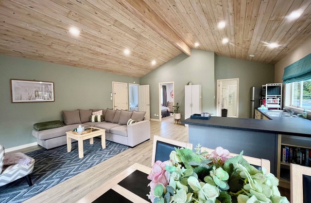 Sparrows Nest Guesthouse - nestled in the middle of an avocado orchard.