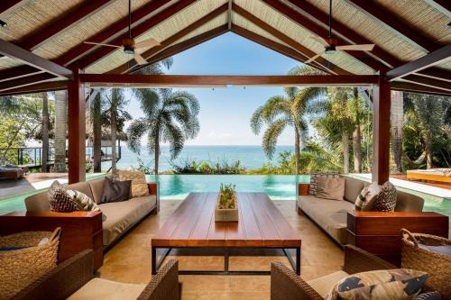 Special Offer - Luxury Villas, sleeps 11, 3 pools