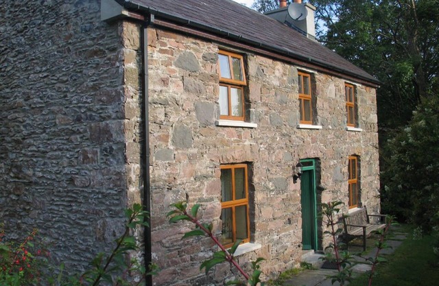 ¡DESCUENTOS SEMANALES ESPECIALES! Casa de piedra tradicional en el hermoso West Kerry