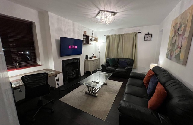 Specious 2 x double bedroom flat in London E18