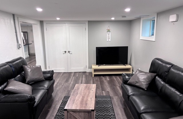 Specious 3 bedroom house near all amenities + WiFi, modern kitchen, and clean