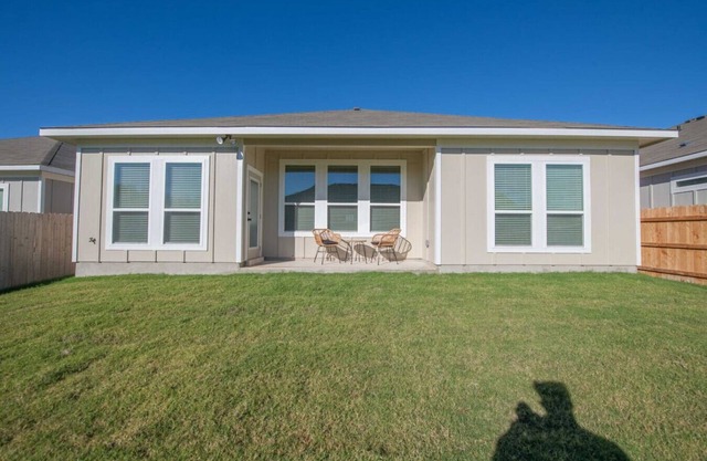 Specious 4 Bedroom Home in Troy