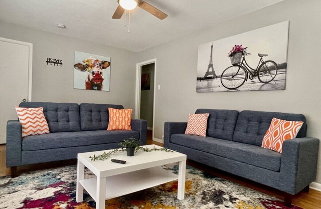 Specious home near HPU and furniture market
