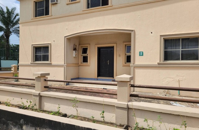 Spectacular 3-bedroom Apartment on Popular Church Grounds.