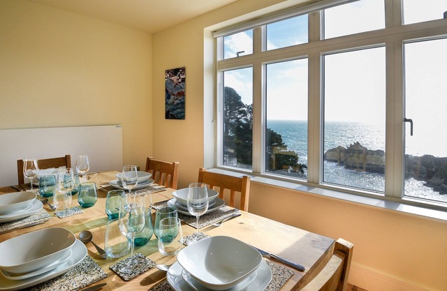 Spectacular Apartment with Harbour & Sea Views in Cornwall