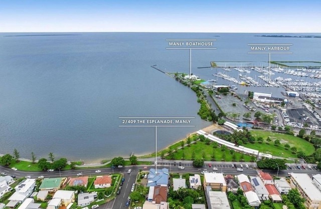 Spectacular bay Island Views in Manly Close to Lots Cafe Restaurants Market IGA