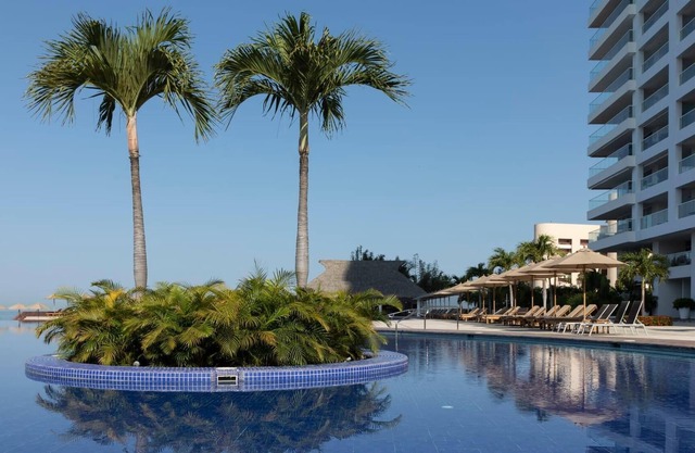 Spectacular Beachfront Garden House at Tres Mares