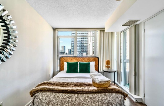 Spectacular condo downtown with a view