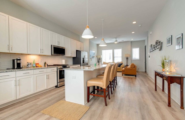 Spectacular Condo Rooftop Deck Great for Groups