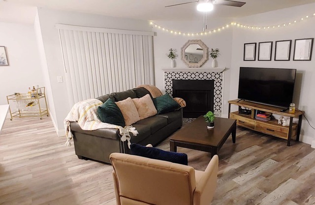 Spectacular Entire 1st Floor Condo Host by Freddie