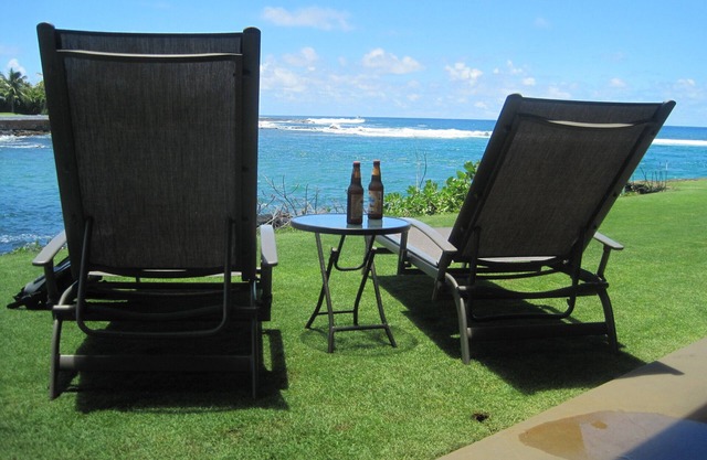 Planta baja, acceso directo a la playa, en el lado sur soleado de Kauai, aire acondicionado.
