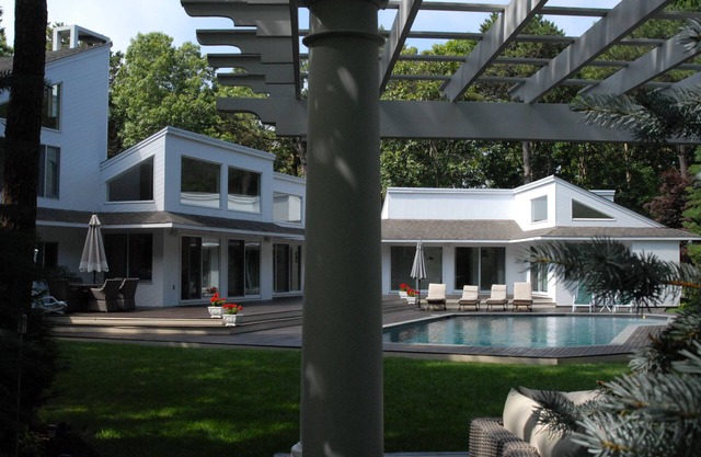 Espectacular Hamptons Conjunto Contemporáneo de un refugio privado.
