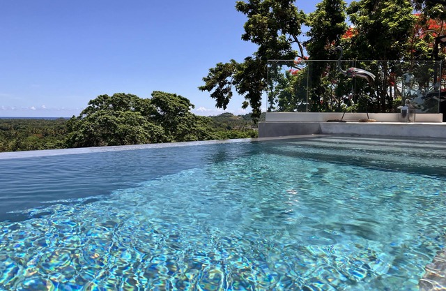 Villa de lujo contemporánea, vista panorámica 180°, chef, seguridad 24H, sauna