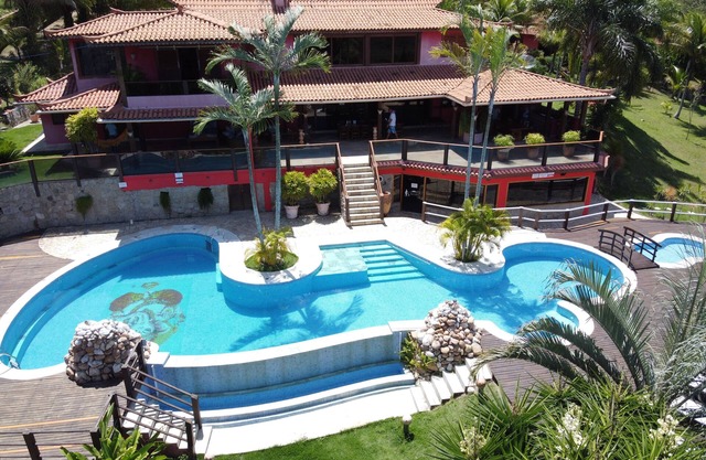 Espectacular casa con piscina y zona de ocio a 20km del pueblo de Ajuda.