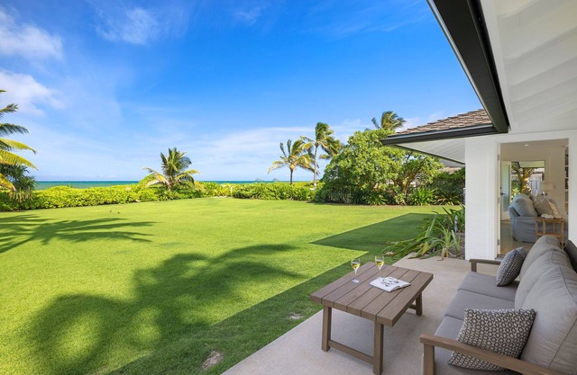 Spectacular Kailua Beachfront w/Heated Pool/Spa~ SUMMER STILL OPEN!