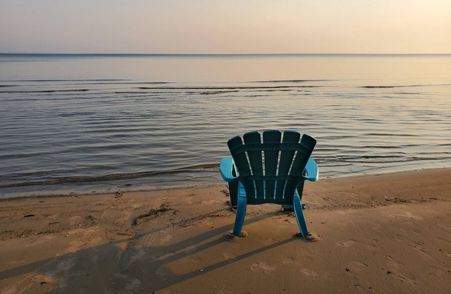 SPECTACULAR LAKE FRONT HOUSE ON CRESENT BEACH FORT ERIE ONTARIO CANADA