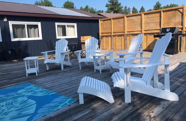 Spectacular Lake Manitouwabing Water Front Cottage