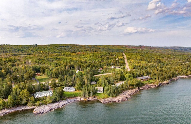 Lago Superior de 4 habitaciones, a 70 pies del agua, vista espectacular