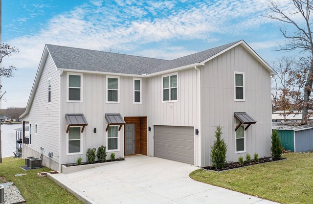 Spectacular, New Waterfront Home. A Place to Escape and Enjoy Lake Life!