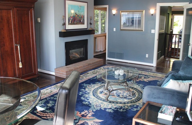 Espectacular vista al mar Se aceptan mascotas Semi Detached Waterfront Home.