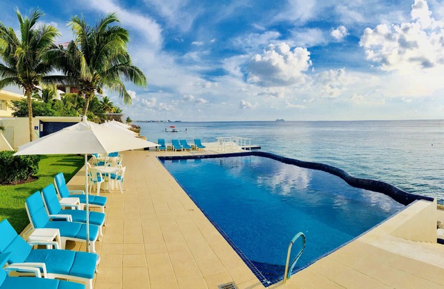 Último condominio renovado 3BR / 3BA en el mar, Miramar 302