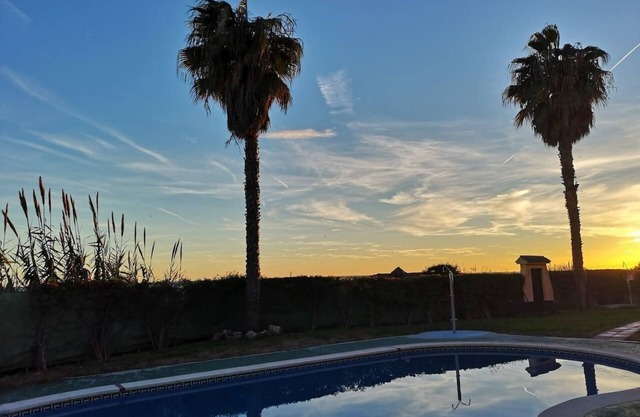 Espectacular residencial en 1a linea con piscina