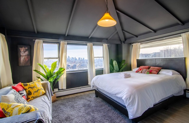 Spectacular views of NYC 6 br 2.5 ba double apartment