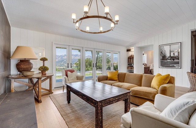 Enjoy Spectacular vineyard & mountain views, in Calistoga with a pool.