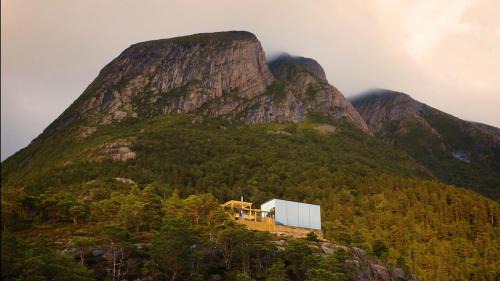 Speilhus med badestamp - en unik naturopplevelse