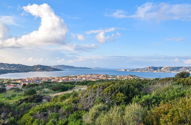 Alojamiento de 2 habitaciones en Santa Teresa di Gallur