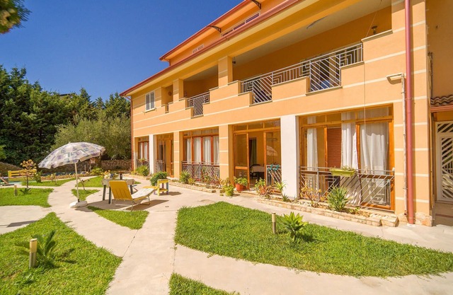 Alojamiento de 2 habitaciones en Partinico