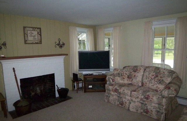Spend your vacation in this charming 4-bedroom home in quiet Cape May Point.