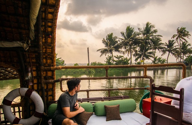 Spice Coast Cruises CGH Earth-Houseboat